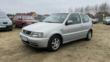 VOLKSWAGEN Polo