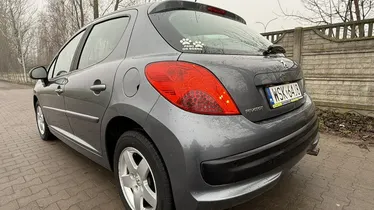 PEUGEOT 207