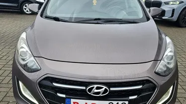 HYUNDAI i30