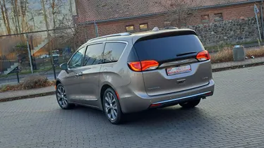 CHRYSLER Pacifica