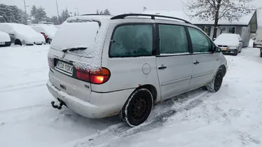 VOLKSWAGEN Sharan