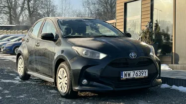 TOYOTA Yaris