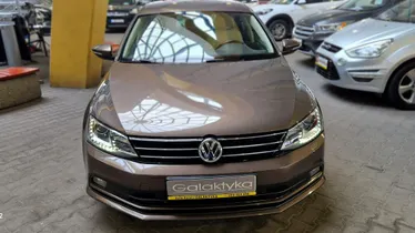 VOLKSWAGEN Jetta