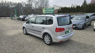 VOLKSWAGEN Touran