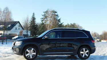MERCEDES-BENZ GLB