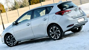 TOYOTA Auris