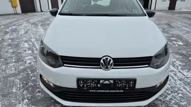 VOLKSWAGEN Polo