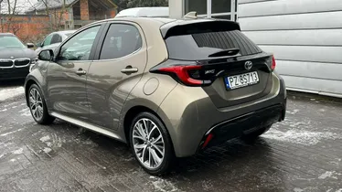TOYOTA Yaris