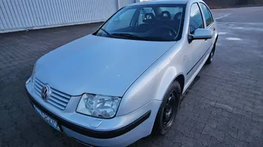 VOLKSWAGEN Bora