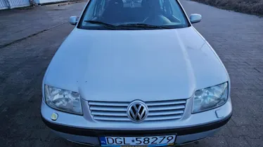 VOLKSWAGEN Bora