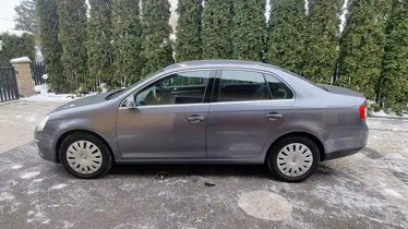 VOLKSWAGEN Jetta