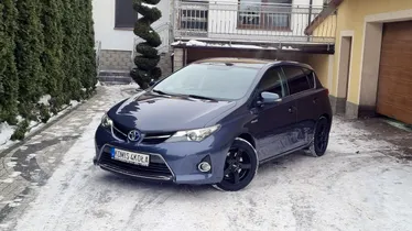 TOYOTA Auris