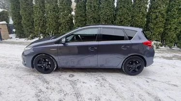 TOYOTA Auris