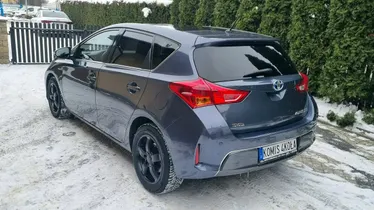 TOYOTA Auris