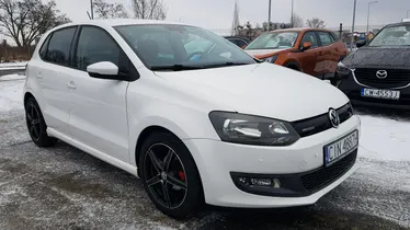 VOLKSWAGEN Polo