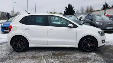 VOLKSWAGEN Polo