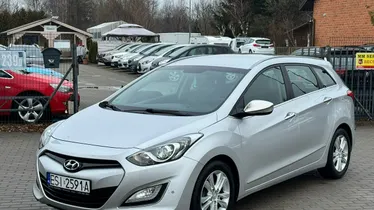 HYUNDAI i30