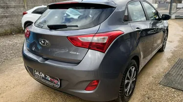 HYUNDAI i30