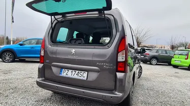 PEUGEOT Partner