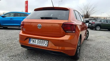 VOLKSWAGEN Polo