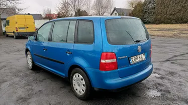 VOLKSWAGEN Touran
