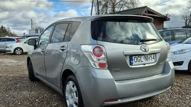 TOYOTA Verso
