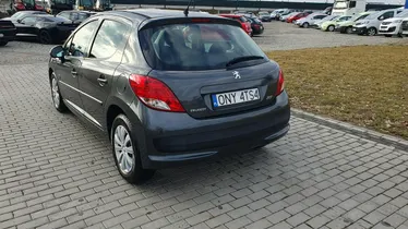 PEUGEOT 207
