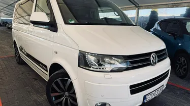 VOLKSWAGEN Multivan