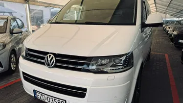 VOLKSWAGEN Multivan