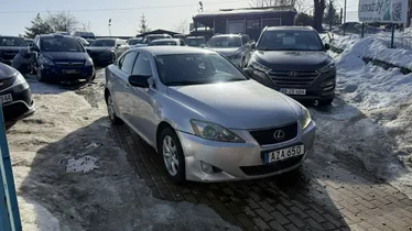 LEXUS IS