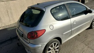 PEUGEOT 206