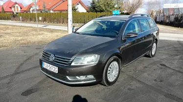 VOLKSWAGEN Passat
