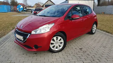 PEUGEOT 208