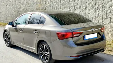 TOYOTA Avensis