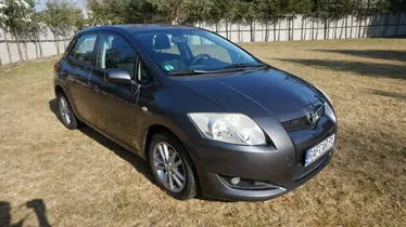 TOYOTA Auris