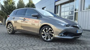 TOYOTA Auris