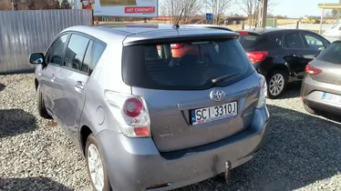 TOYOTA Verso
