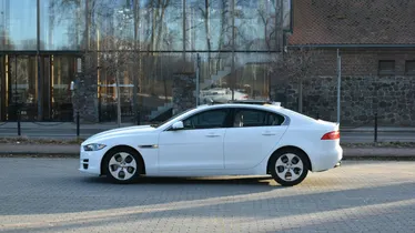 JAGUAR XE