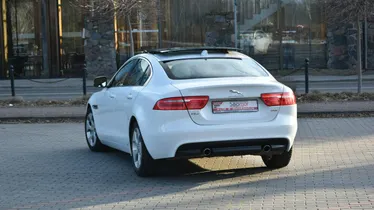 JAGUAR XE