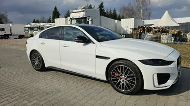 JAGUAR XE