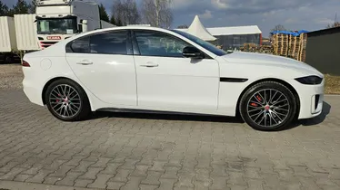 JAGUAR XE