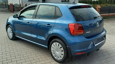 VOLKSWAGEN Polo