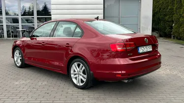 VOLKSWAGEN Jetta