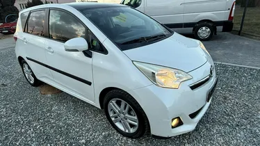 TOYOTA Verso-S