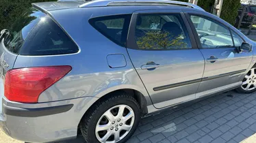 PEUGEOT 407
