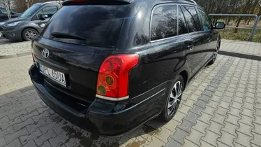 TOYOTA Avensis