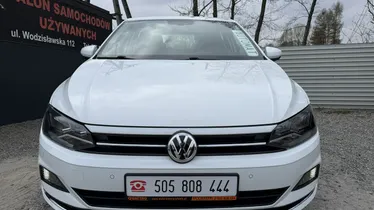 VOLKSWAGEN Polo