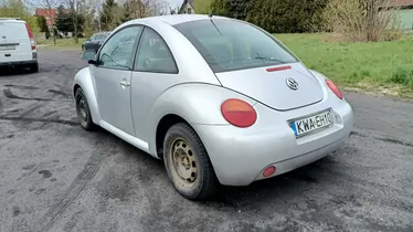 VOLKSWAGEN New Beetle