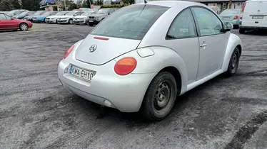 VOLKSWAGEN New Beetle