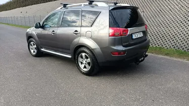 PEUGEOT 4007